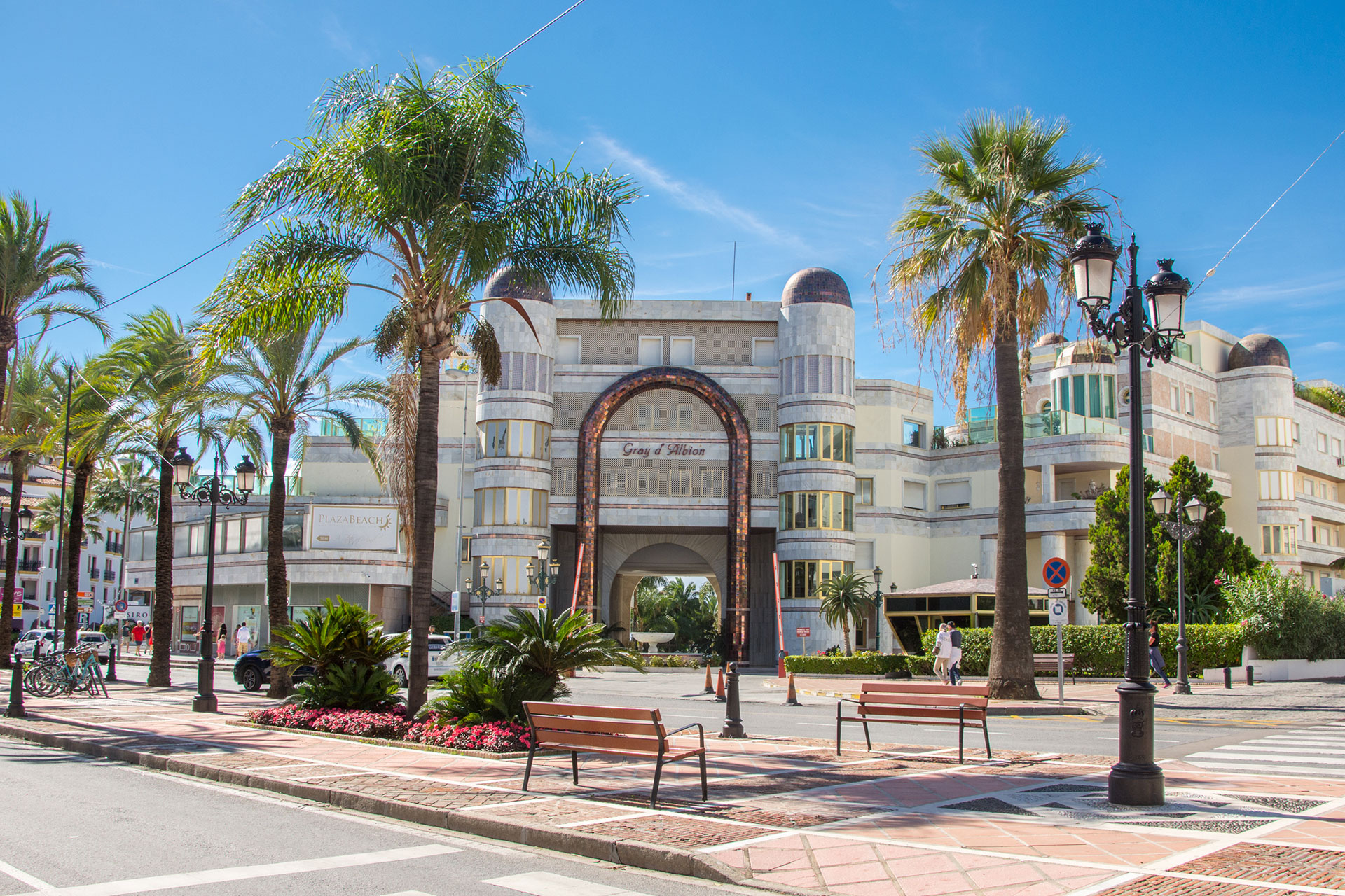 Puerto Banus, Grey of Albion