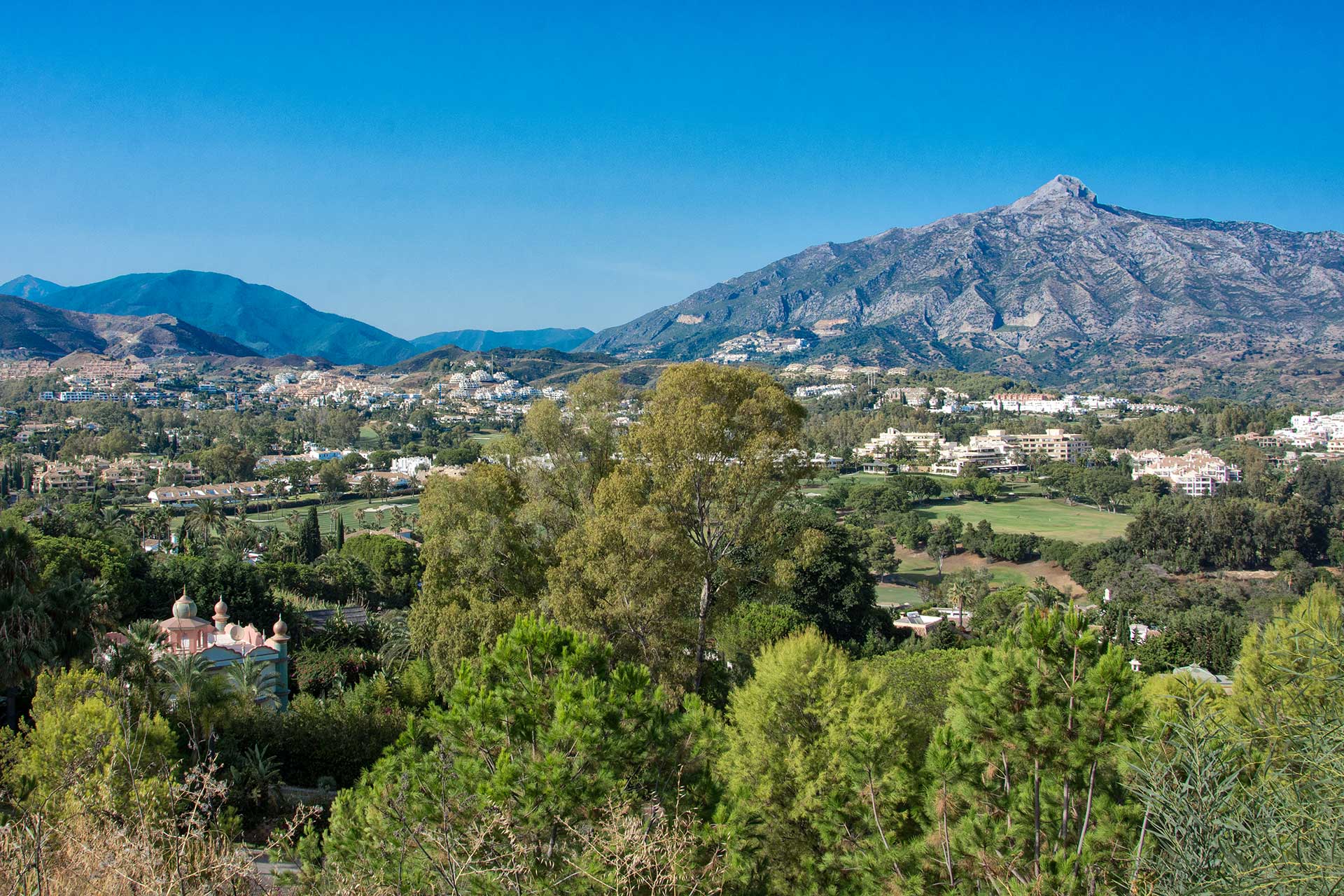 Nueva Andalucia golf valley, La Concha view