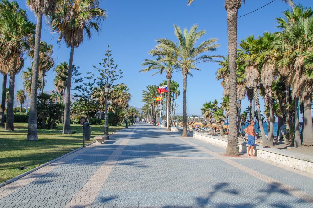 San Pedro Playa vs San Pedro Town: Which Side of the Boulevard Suits You? 3 DSC3783 What's San Pedro Playa actually like?