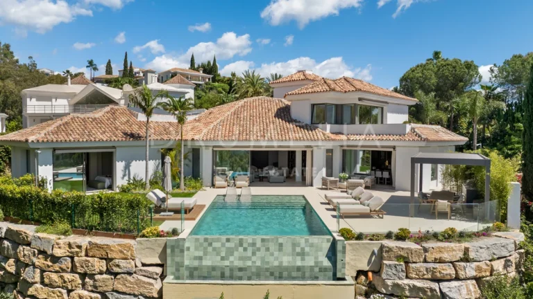luxury villa in el herrojo with sea views and a private spa 712f70 - Link2Property - Link2Property